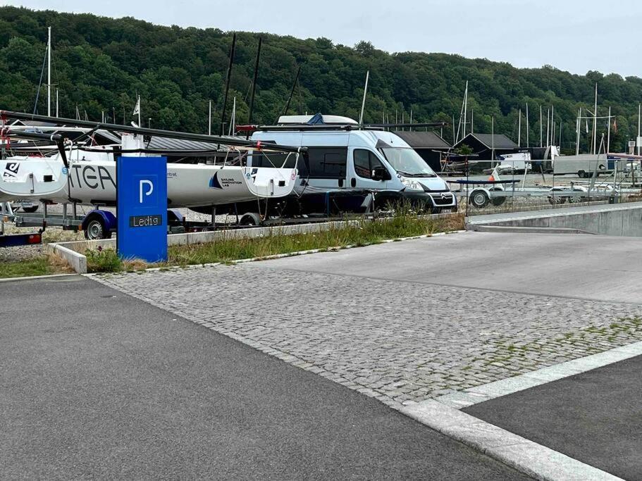 Bo Med Stil Og Udsigt Til Aarhus Lystbadehavn Lejlighed Eksteriør billede