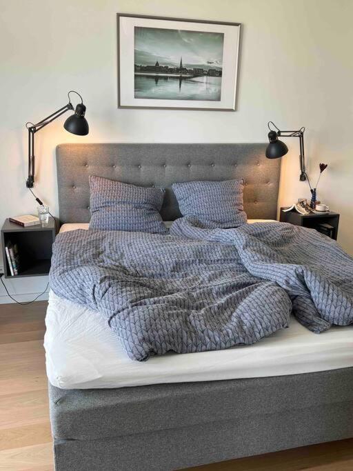 Bo Med Stil Og Udsigt Til Aarhus Lystbadehavn Lejlighed Eksteriør billede